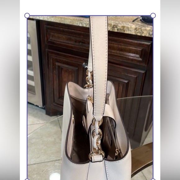 MK designer white purse - Picture 4 of 5